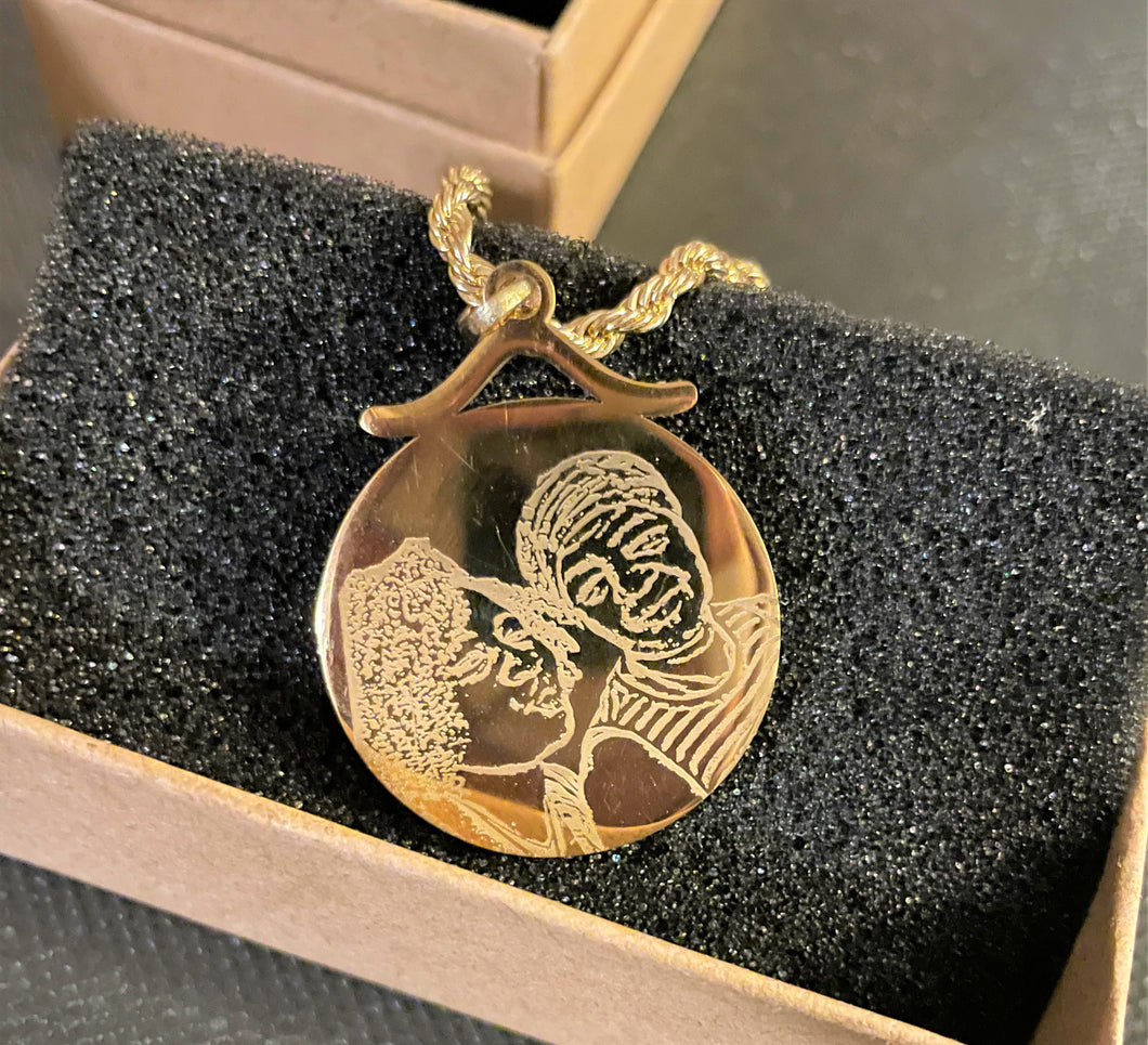 Engraved picture pendent